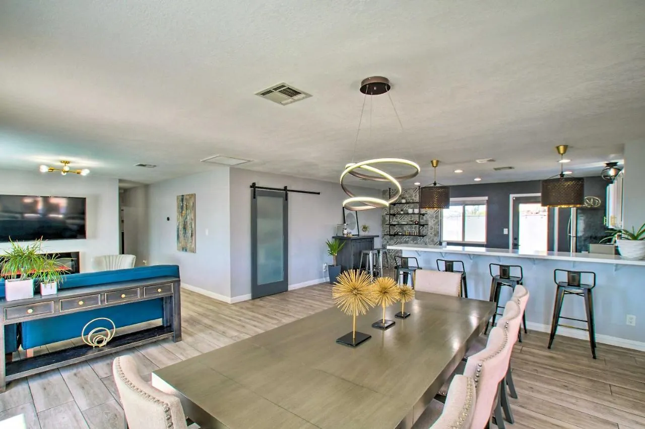 Charming Phoenix Home With Patio About 3 Miles To Dtwn! United States