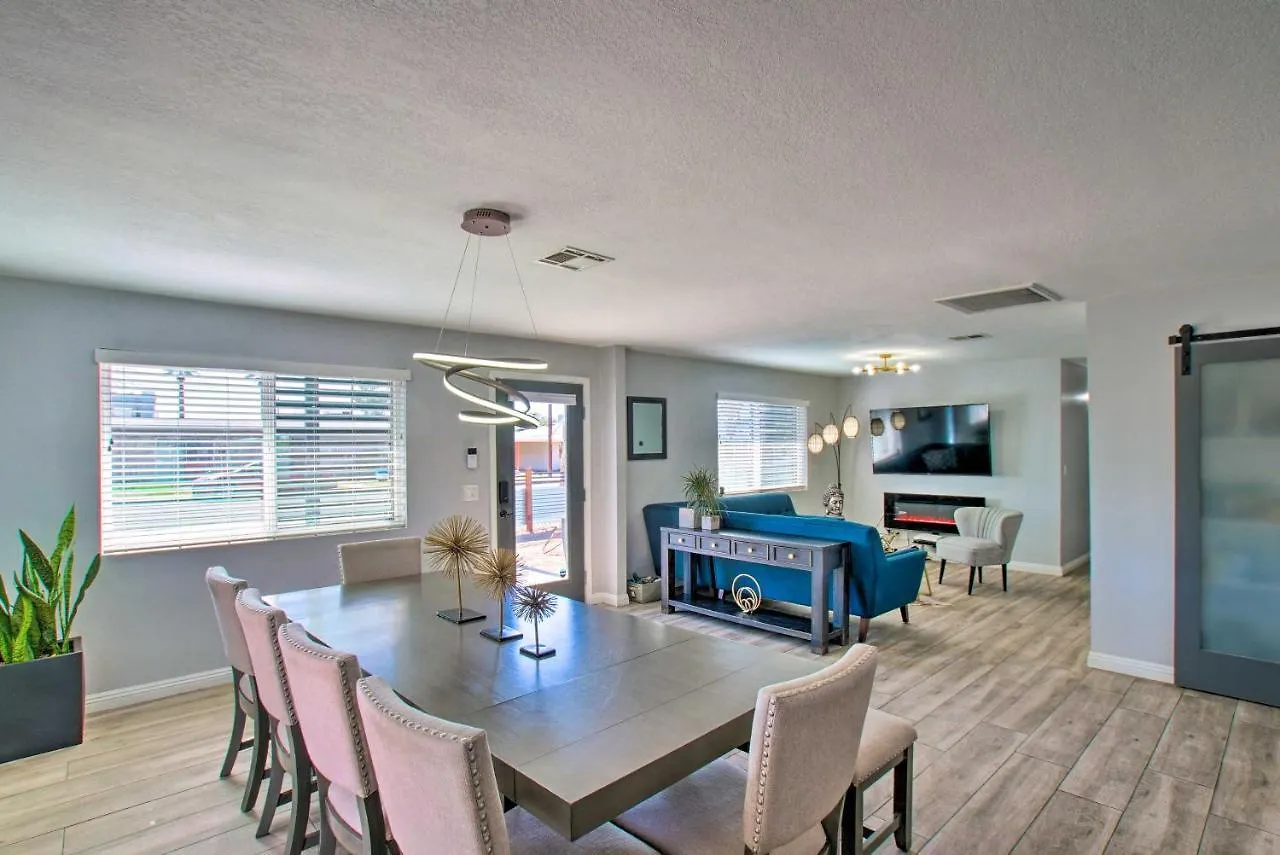 Charming Phoenix Home With Patio About 3 Miles To Dtwn!